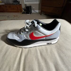 Nike Men's ACG Wildwood size 13
